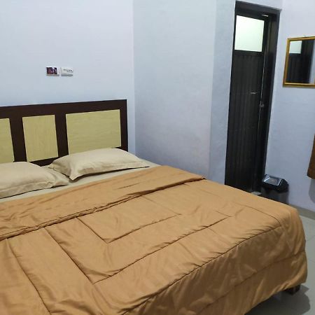 Oyo 3373 Favour Hotel Pagaralam Exterior foto