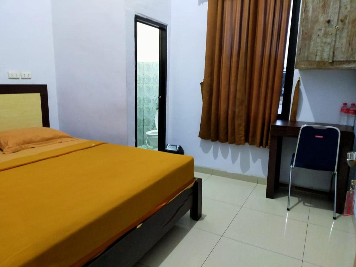 Oyo 3373 Favour Hotel Pagaralam Exterior foto