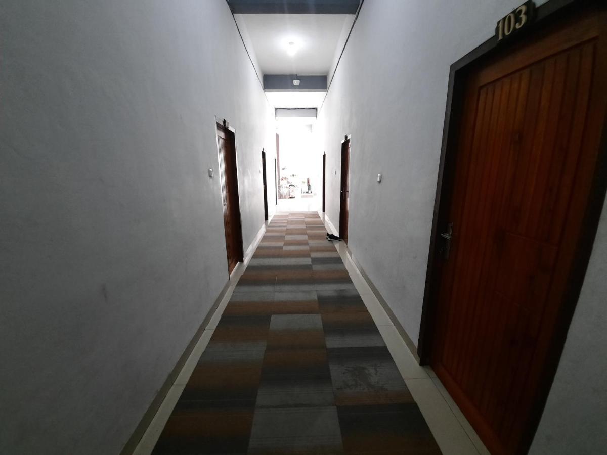 Oyo 3373 Favour Hotel Pagaralam Exterior foto